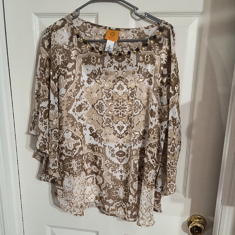 Ruby Rd. Beige and White Patterned Blouse - image 1